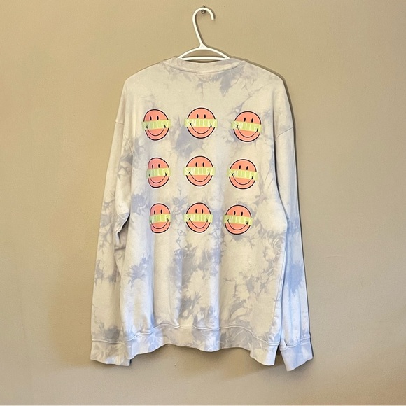 Smiley x H&M Light Blue Tie-Dye Sweatshirt with Smiley Faces – Size Large GUC - Picture 3 of 16